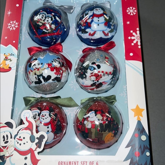 Disney store Walts Lodge with Mickey and Pals Christmas Ornaments set of… - Picture 3 of 8